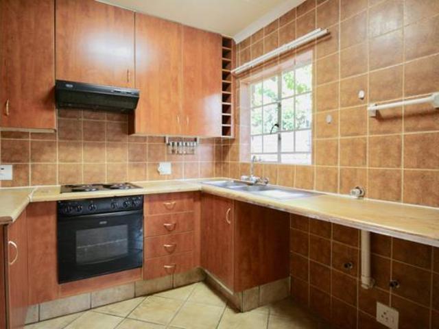 Townhouse for rent in Waterkloof, Gauteng