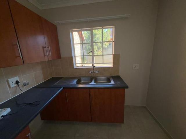 Townhouse for rent in Waterkloof, Gauteng