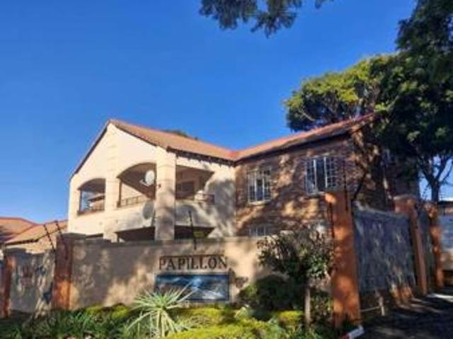 Townhouse for rent in Waterkloof, Gauteng