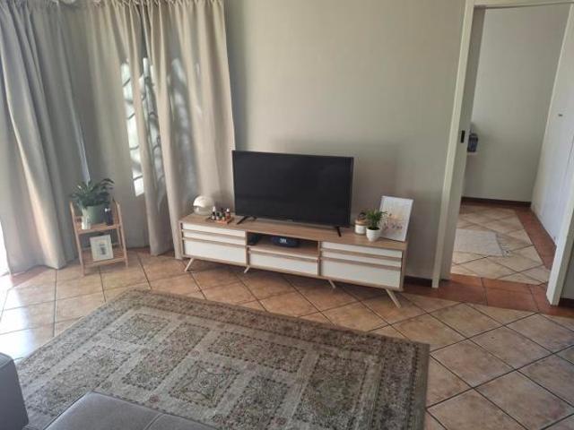 Townhouse for rent in Waterkloof, Gauteng