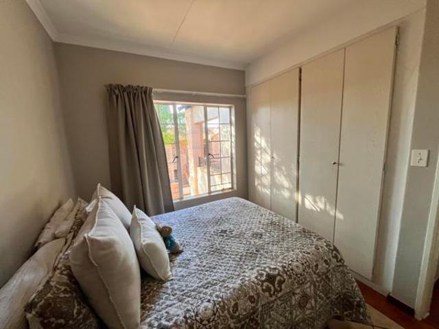 Townhouse for rent in Waterkloof, Gauteng