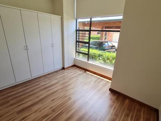 Townhouse for rent in Waterkloof, Gauteng