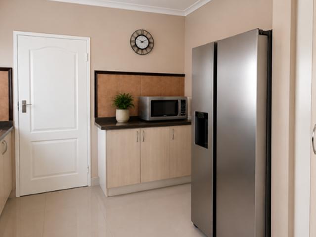 Townhouse for rent in Waterkloof, Gauteng