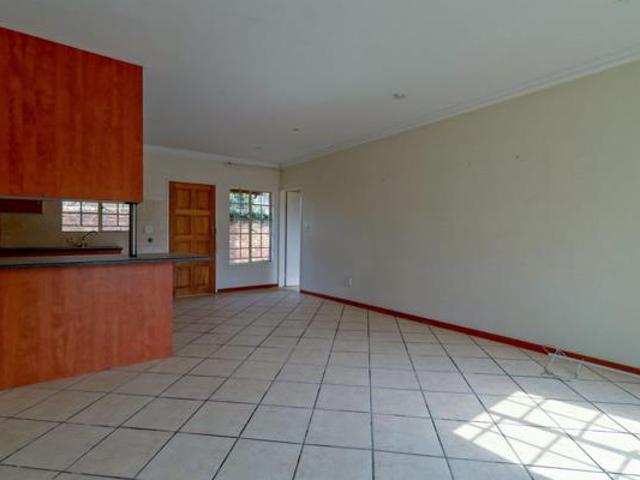 Townhouse for rent in Waterkloof, Gauteng