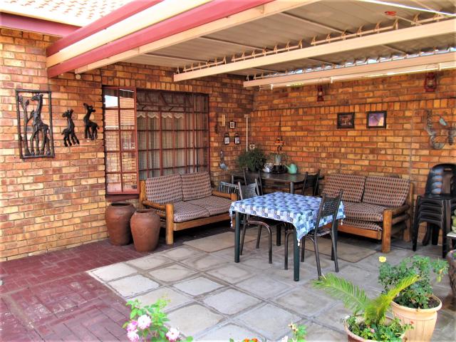 Townhouse for sale in Bronkhorstspruit, Gauteng