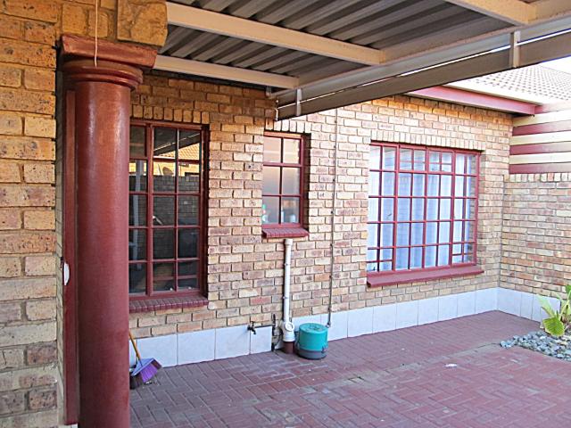 Townhouse for sale in Bronkhorstspruit, Gauteng