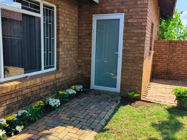 Townhouse for sale in Bronkhorstspruit, Gauteng