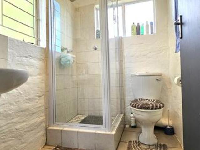 Townhouse for rent in Waterkloof, Gauteng