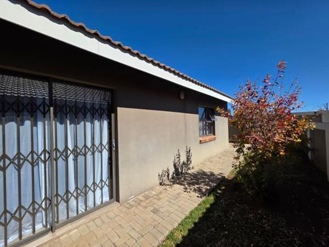Townhouse for sale in Bloemfontein, Free State