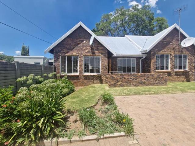 Townhouse for sale in Rosendal, Free State