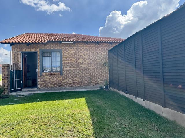 Townhouse for sale in Gert Sibande, Mpumalanga