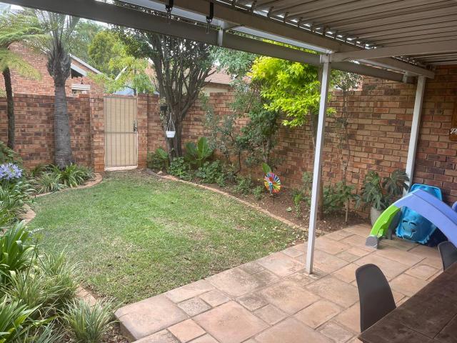 Townhouse for rent in Waterkloof, Gauteng