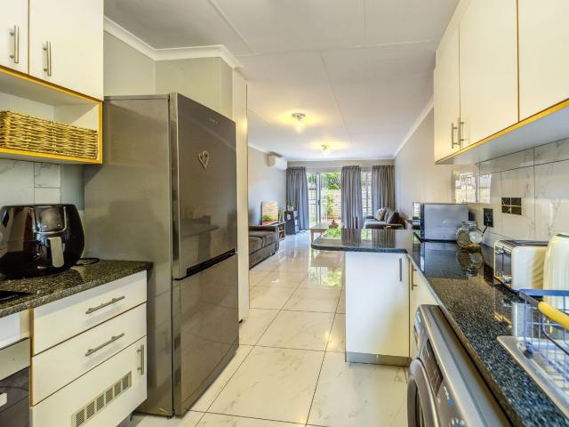 Townhouse for sale in Waterkloof, Gauteng