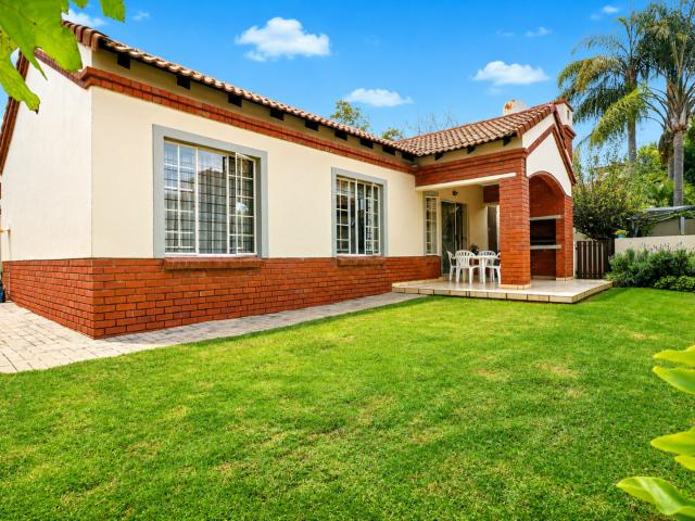 Townhouse for sale in Waterkloof, Gauteng