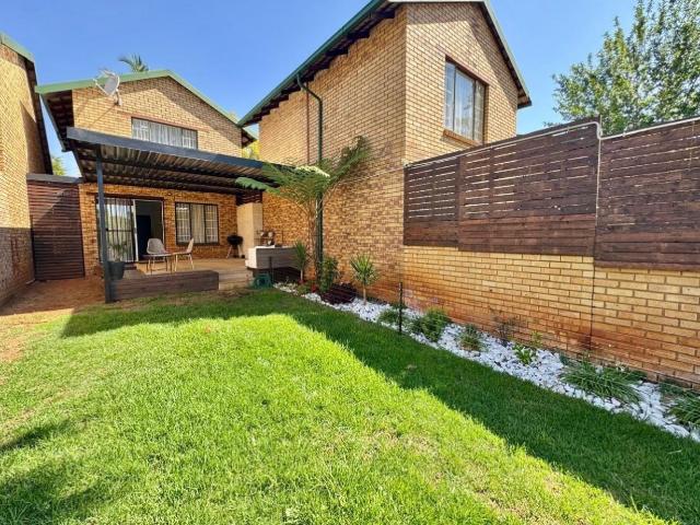 Townhouse for sale in Waterkloof, Gauteng