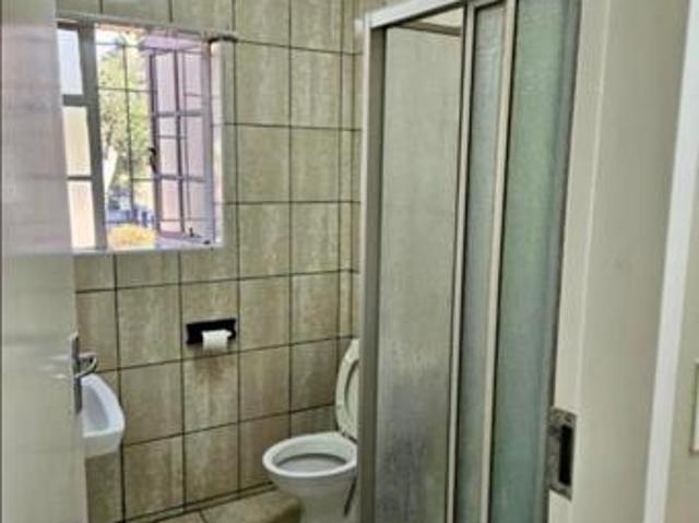 Townhouse for rent in Waterkloof, Gauteng