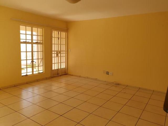 Townhouse for rent in Waterkloof, Gauteng