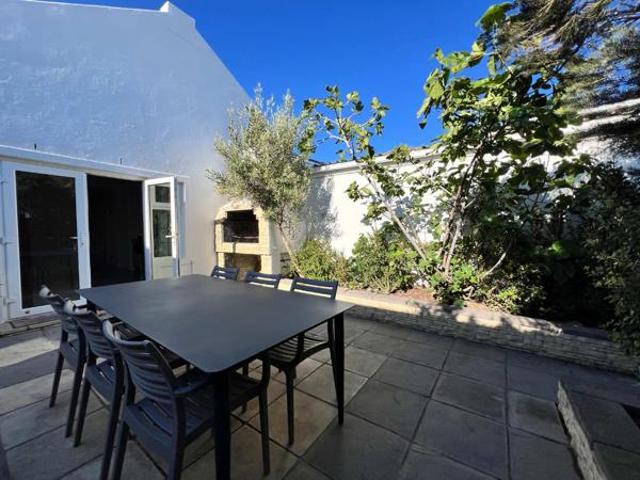 Townhouse for rent in Cape Town, City of Cape Town