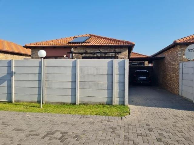 House for rent in Vosloorus, Gauteng