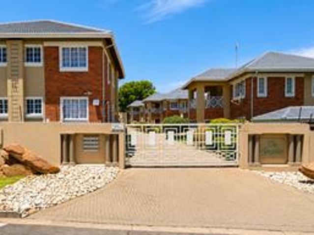 Townhouse for rent in Ekurhuleni, Gauteng