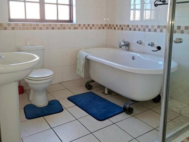 Townhouse for rent in Cape Town, Western Cape