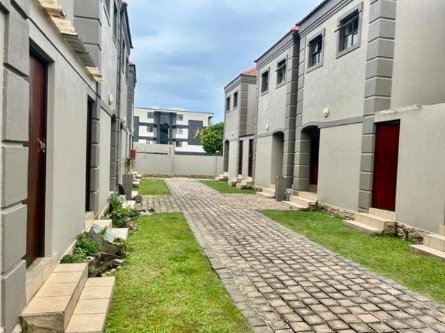 Townhouse for sale in Jeffreys Bay, Kouga Local Municipality