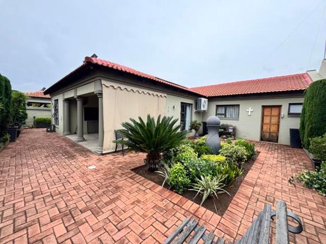 Townhouse for sale in Klerksdorp, North West