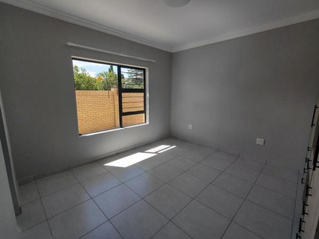 Townhouse for rent in Dr Kenneth Kaunda, North West