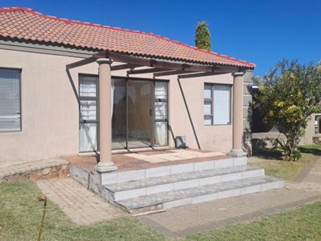 Townhouse for sale in Dr Kenneth Kaunda, North West