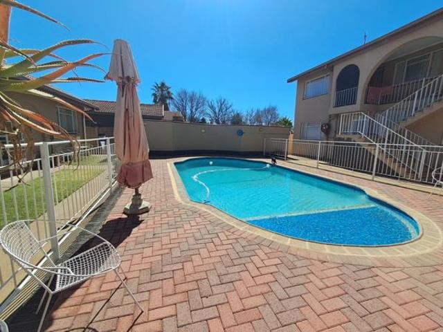Townhouse for sale in Dr Kenneth Kaunda, North West
