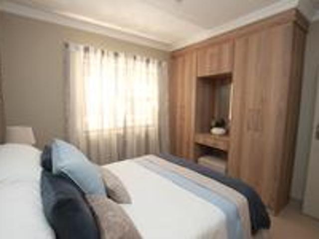 Townhouse for rent in Waterkloof, Gauteng