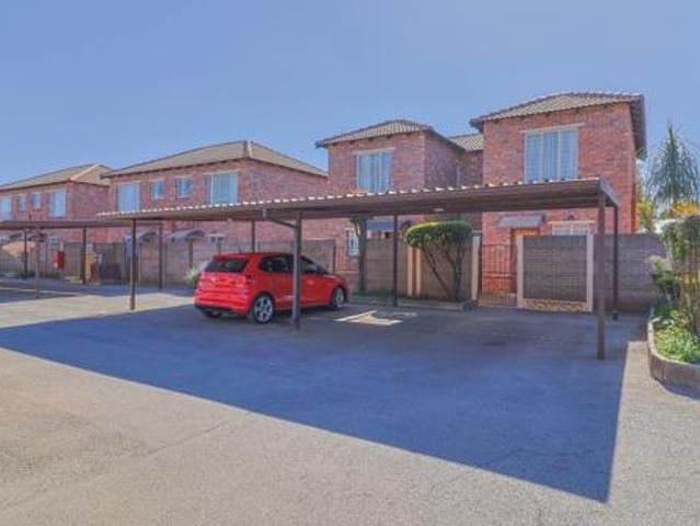 Townhouse for sale in Westonaria, Gauteng