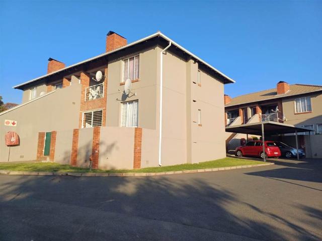 Townhouse for sale in Johannesburg, North & Sandton