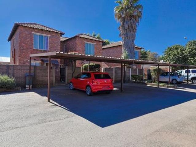 Townhouse for sale in Westonaria, Gauteng
