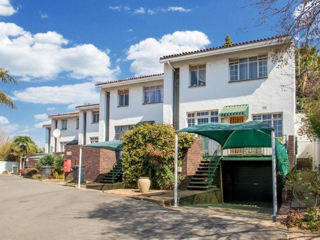 Townhouse for sale in Nooitgedacht, Gauteng