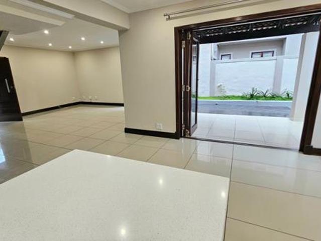 Townhouse for rent in Vosloorus, Gauteng