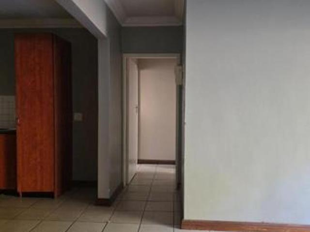 Townhouse for rent in Vosloorus, Gauteng