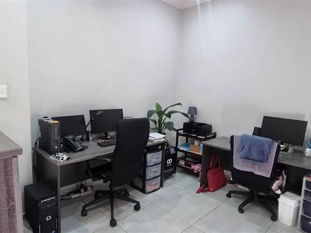 Townhouse for sale in Vosloorus, Gauteng