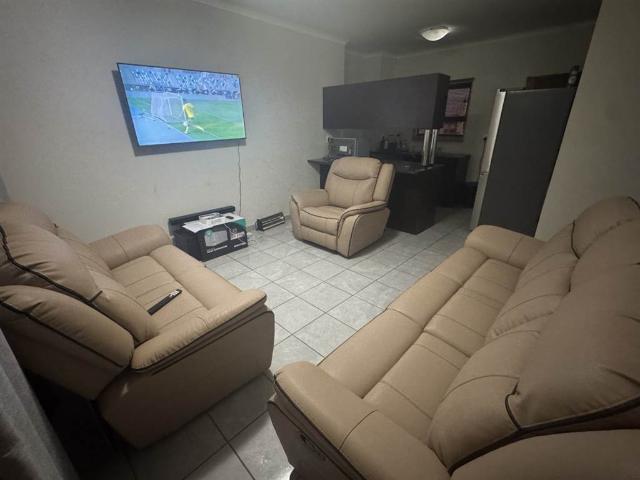 Townhouse for sale in Dr Kenneth Kaunda, North West
