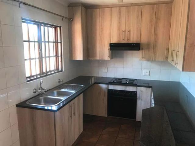 Townhouse for rent in Waterkloof, Gauteng