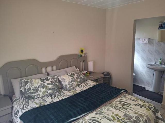 Townhouse for rent in Waterkloof, Gauteng
