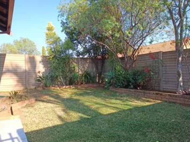Townhouse for rent in Waterkloof, Gauteng