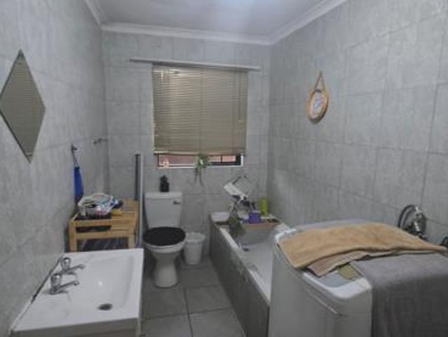 Townhouse for sale in Tlhabane, North West