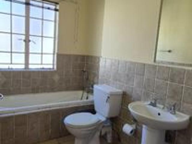 Townhouse for rent in Jansenpark, City of Ekurhuleni Metropolitan Municipality