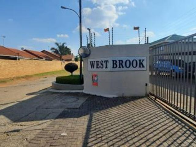 Townhouse for rent in Ekurhuleni, Gauteng
