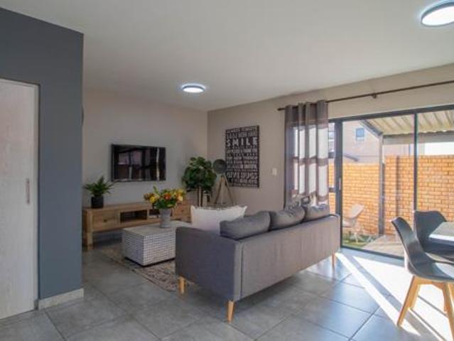 Townhouse for rent in Jansenpark, City of Ekurhuleni Metropolitan Municipality