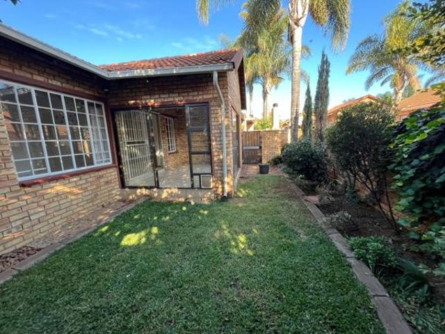 Townhouse for rent in Jansenpark, City of Ekurhuleni Metropolitan Municipality