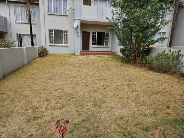 Townhouse for rent in Jansenpark, City of Ekurhuleni Metropolitan Municipality
