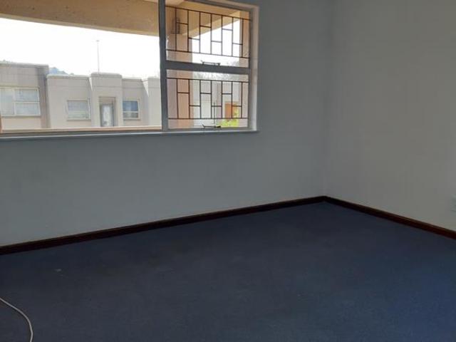 Townhouse for rent in Vosloorus, Gauteng