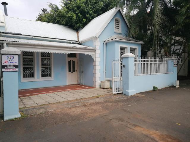 Townhouse for rent in Seaview, Kwazulu-natal